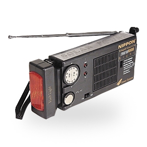 CSS Dynamo Solar Powered AM / FM Radio with Light